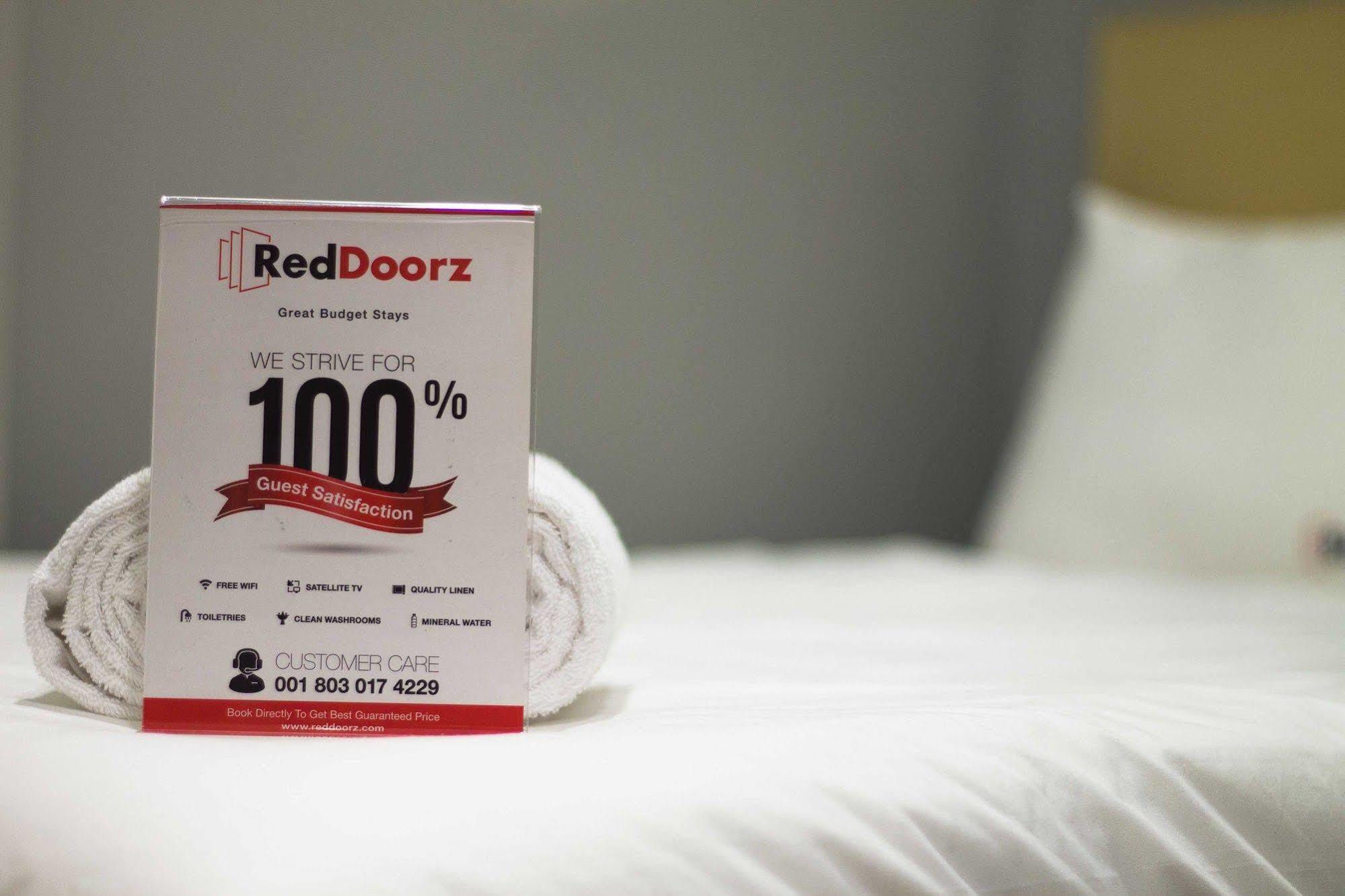 Reddoorz @ Pulomas Jacarta Exterior foto