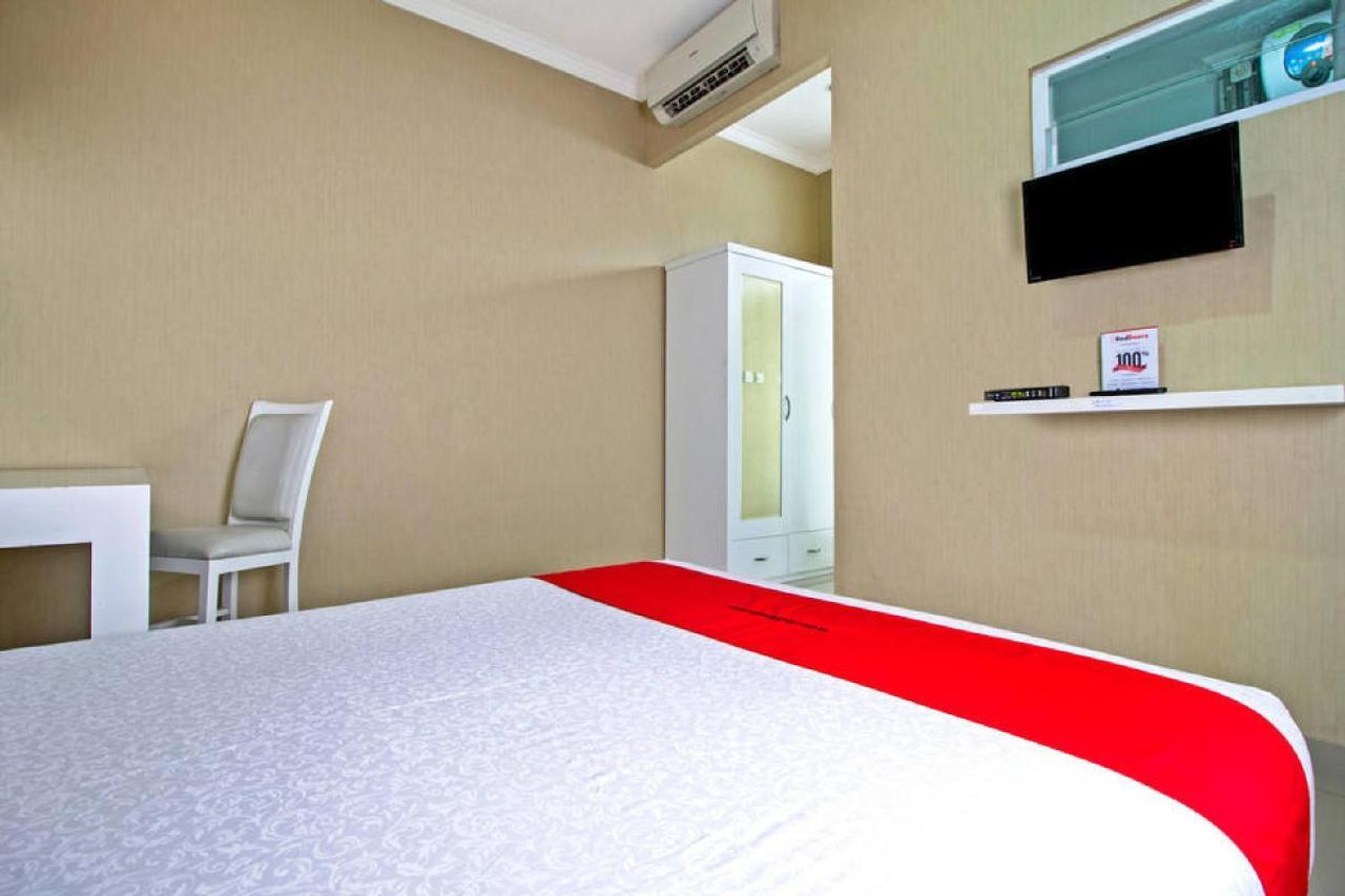Reddoorz @ Pulomas Jacarta Exterior foto