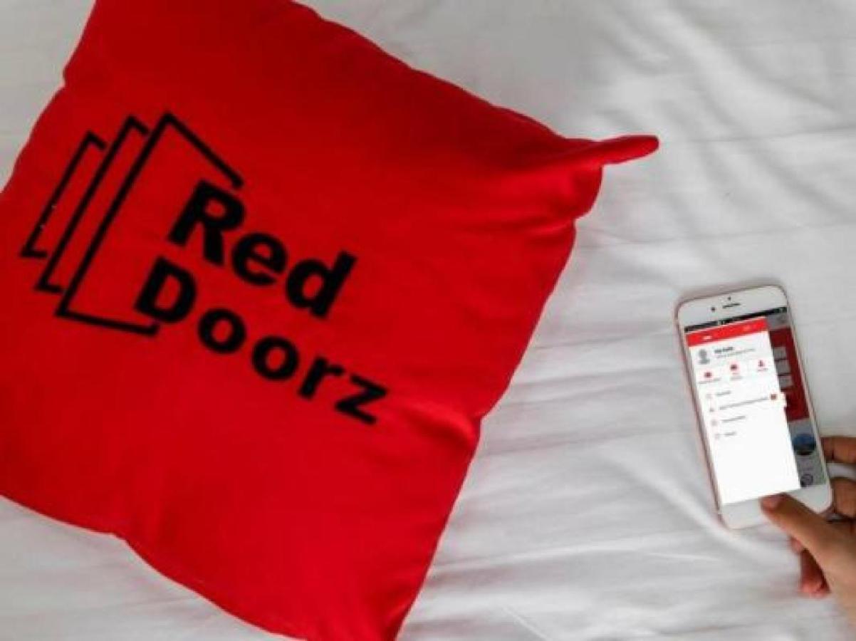 Reddoorz @ Pulomas Jacarta Exterior foto